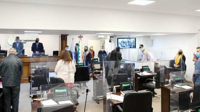 Los diputados radicales dicen que el problema es “la interna del PJ”