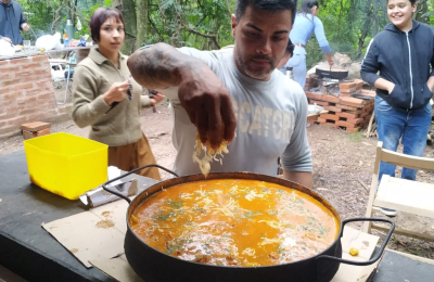 Sea feliz, cocine y comparta un guiso