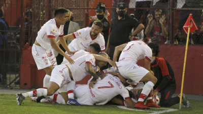 Huracán se llevó al clásico en su casa