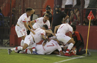 Huracán se llevó al clásico en su casa