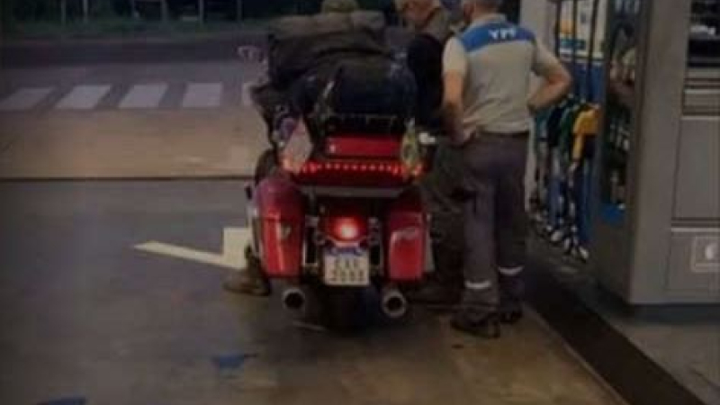 Motoqueros brasileños fueron a cargar nafta con sus Harley y les pusieron gasoil