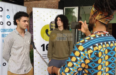 Preparativos para una muestra itinerante con rostros y rasgos de negritud