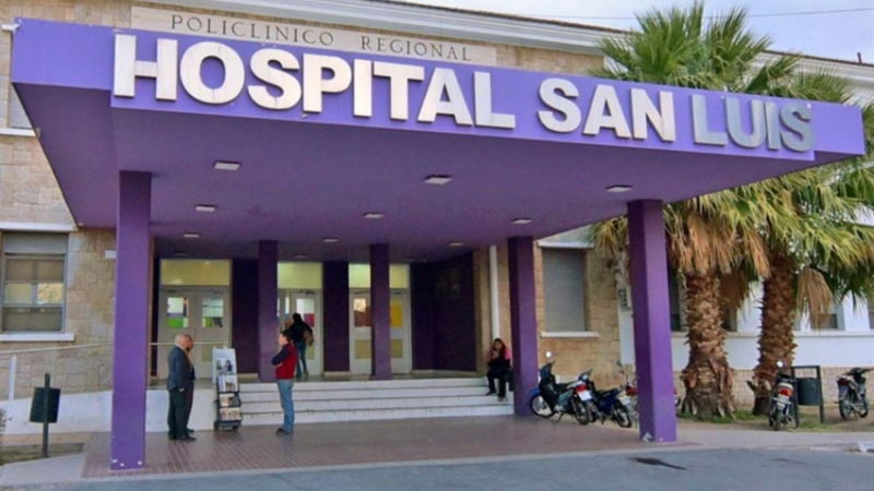 Una mujer tiró a la basura a la bebé que acababa de dar a luz