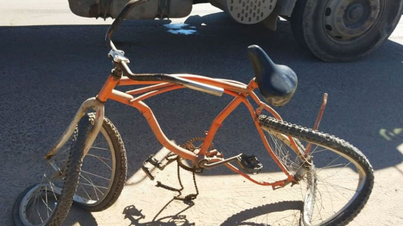 Ciclista murió al ser arrollado por un camión de recolección de residuos