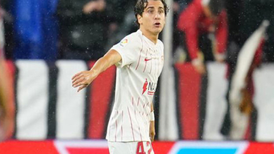 El nieto de Scotta debutó en el Sevilla en el partido ante Barcelona