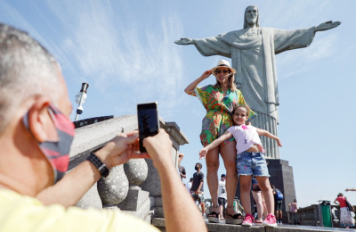 Brasil: centros turísticos de los argentinos golpeados por sobrecarga de contagios
