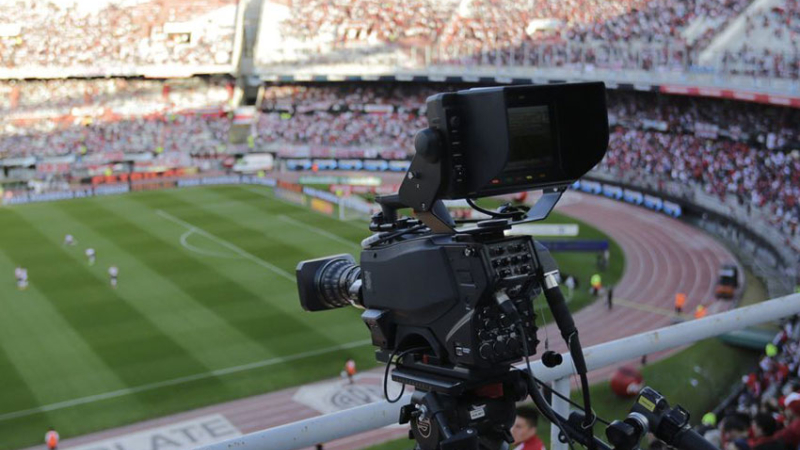 Disney y Fox deberán vender canales y Boca y River volverían a la TV abierta