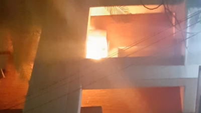 Un hombre fue salvado de un incendio por la policía