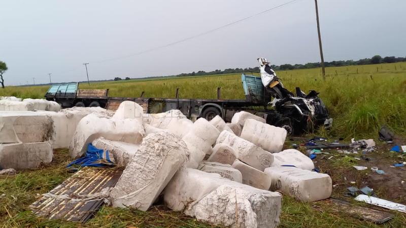 Accidente fatal entre un camión y una máquina agrícola en Hermoso Campo