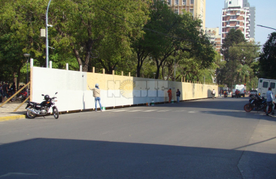Con fuertes cuestionamientos comenzaron las obras en la Plaza 25 de Mayo