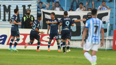 Racing goleó y llega entonado al clásico