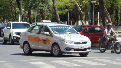 Taxistas y remiseros piden que se declare la emergencia de su sector