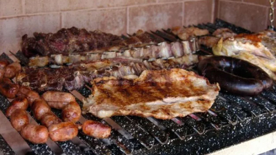 Denunció a su vecino porque "hace asado todos los días"