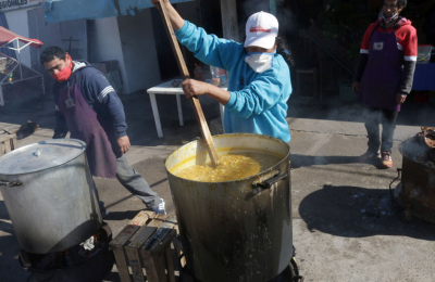 El tradicional locro costará en promedio 800 pesos la porción