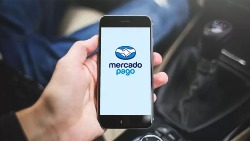 Policías le pidieron una coima y la abonó por Mercado Pago