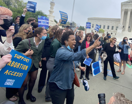 usa supreme court roe vs wade 2.jpg