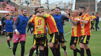 Federal "A": Sarmiento se reencontró con el triunfo en casa, y se acercó a la cima de la tabla