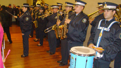 La Policía celebra sus 69° a pura música en La Leonesa