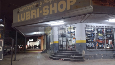 Más robos en Resistencia: del "hombre araña" en una farmacia a "escaladores" en un comercio