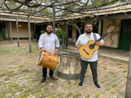 vale el trago en cosquin 2022b.jpg