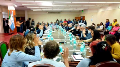 El flamante rector de la UNNE presentó a su nuevo equipo y encabezó su primera reunión al frente del Consejo Superior