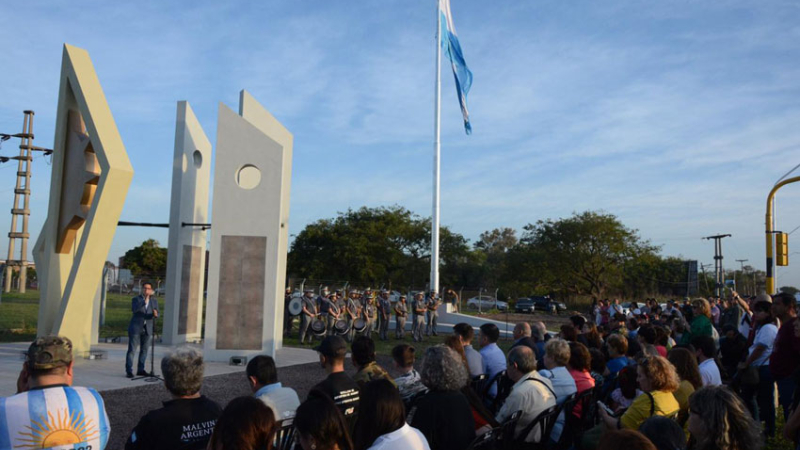 Inauguraron un monumento en honor a sobrevivientes de Malvinas