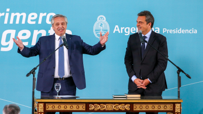 Alberto convocó a "unir esfuerzos" en el acto de asunción de Massa
