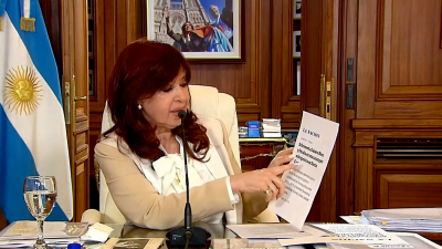 Cristina Kirchner puso el foco en un título que habla del atentado y anticipa un fallo condenatorio