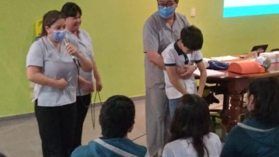Capacitaron en primeros auxilios a los alumnos de Coronel Du Graty