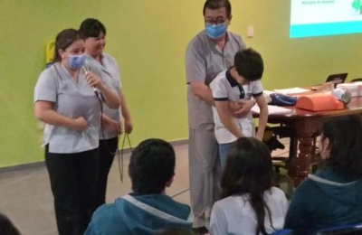 Capacitaron en primeros auxilios a los alumnos de Coronel Du Graty