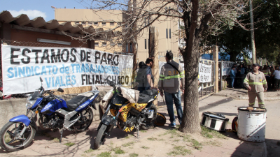 Trabajadores viales iniciaron un paro en reclamo de vales de comida