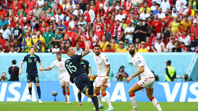 Australia venció a Tunez y se jugará su pase a octavos de final por el Grupo C ante Dinamarca
