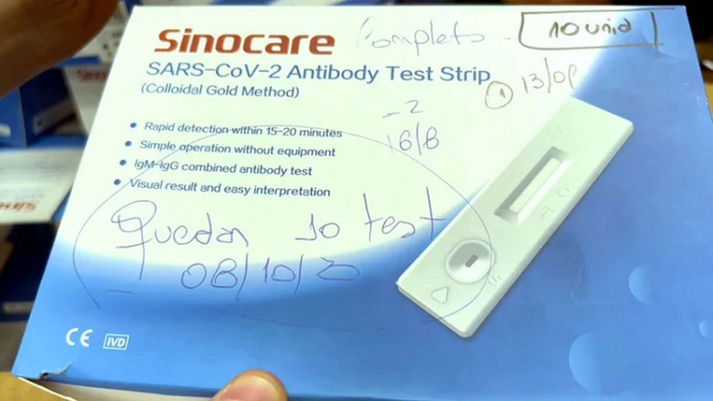 Sacaban dólares con una maniobra con tests de Covid vencidos
