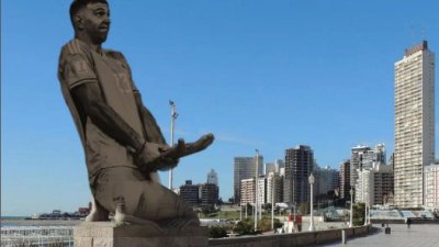 Proponen construir una estatua de bronce del Dibu Martínez en Mar del Plata