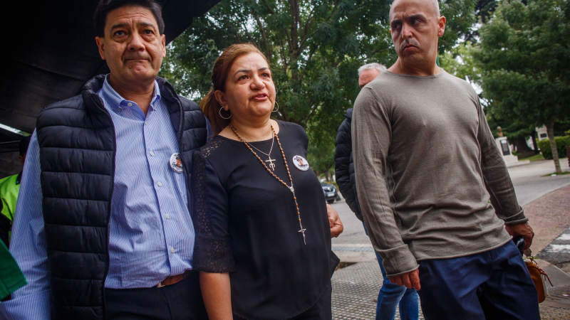 "Nuestra vida es un calvario", dijo la mamá de Fernando al llegar a los tribunales de Dolores