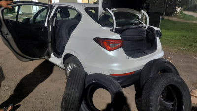 Gendarmería incautó un importante cargamento de cubiertas sin aval aduanero