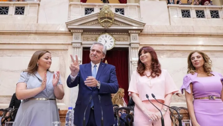 FERNANDEZ Y CFK.JPG