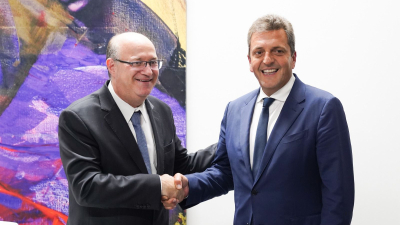 En su primer día en Panamá, Massa firmó financiamiento por USD 235 millones con el BID