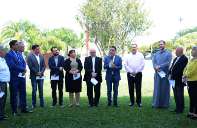 Gustavo Martínez presentó el Calendario Interreligioso 2023
