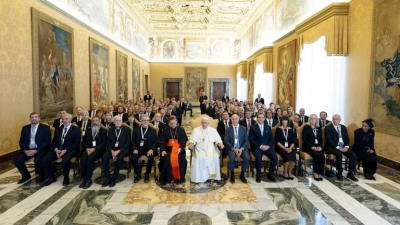 León Gieco cantó "Solo le pido a Dios" en el Vaticano