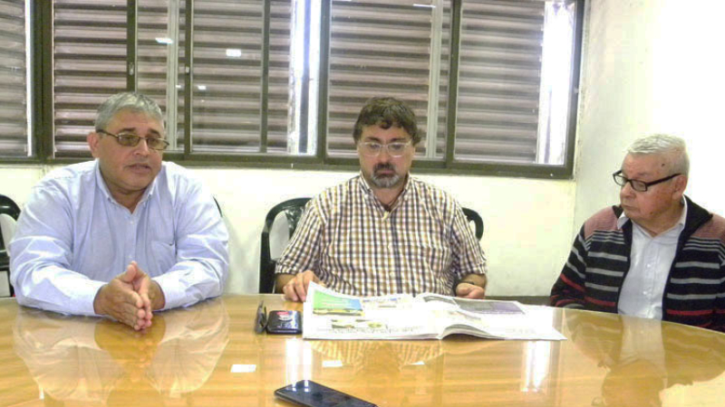 "Las empresas te dan una gota y con lo que cobran riegan un campo"