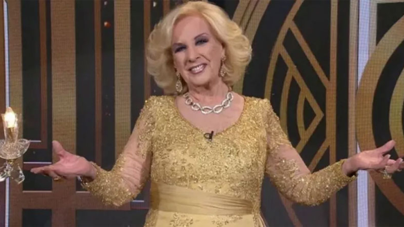 Polémica por una estatua de Mirtha Legrand en Villa Cañás