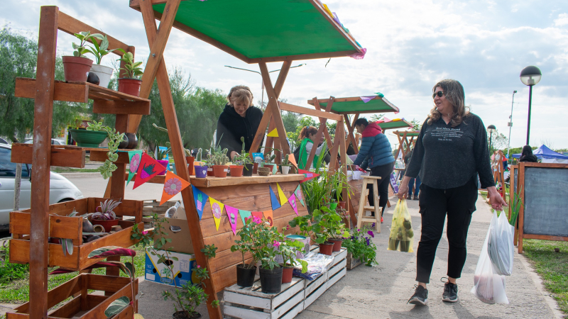 Habrá Mercados Populares junto al campus de la UNNE