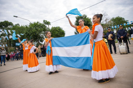 Coqui acto bandera 4.jpg