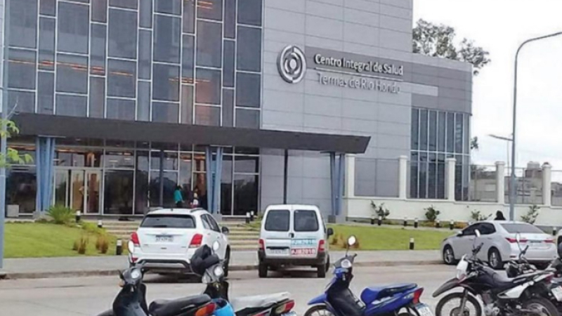 Una adolescente se cortó los brazos para cumplir un reto viral
