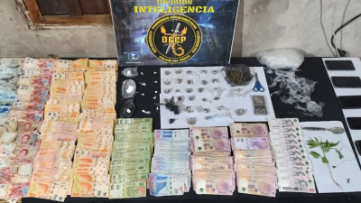 Incautaron cocaína, marihuana y más de medio millón de pesos en un allanamiento