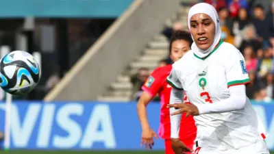 Una marroquí se convirtió en la primera futbolista en usar velo en un Mundial