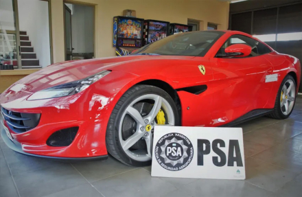 ferrari.jpg