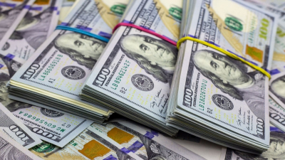 El dólar blue sufrió su mayor caída diaria desde abril y se alejó de los $800