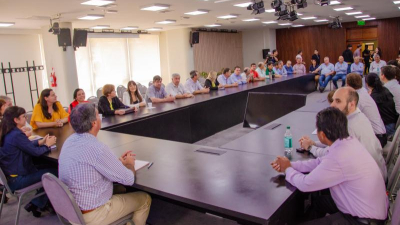 Capitanich y el Foro de Intendentes del PJ ratificaron respaldo a Sergio Massa